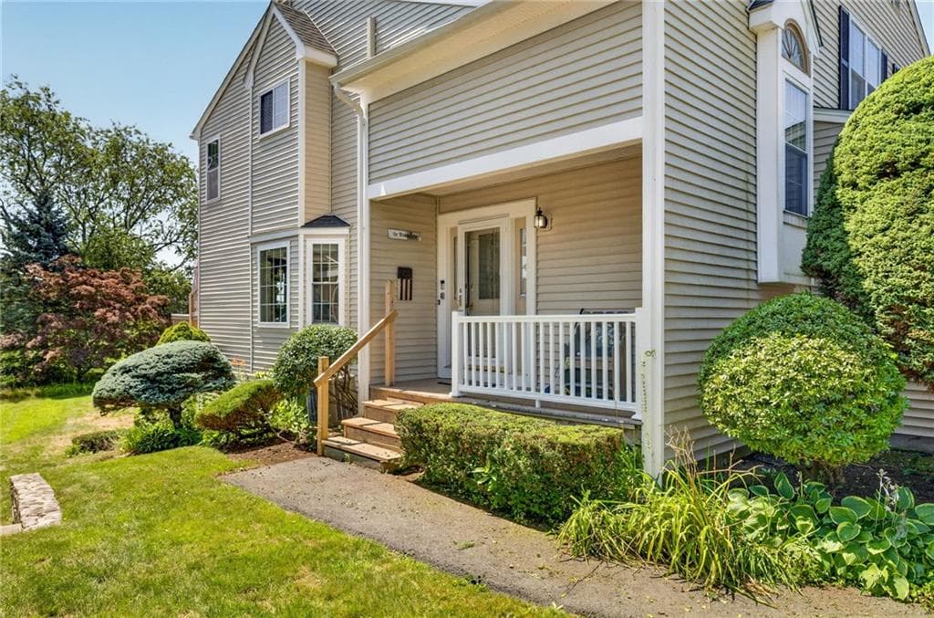 Condominium at 30 Nipmuc Trail UNIT A, North Providence, photo 3 of 25