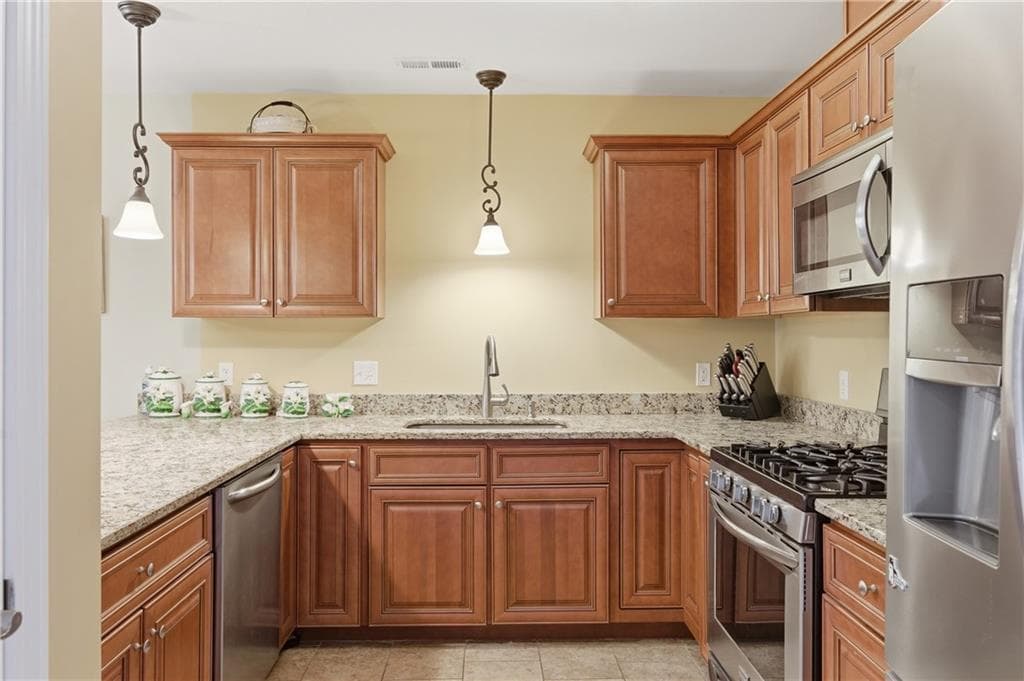 2503 Village Green Circle photo 5