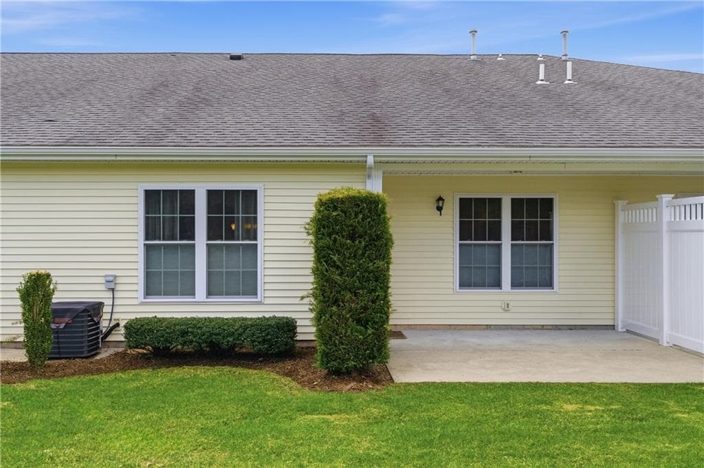 2503 Village Green Circle photo 19