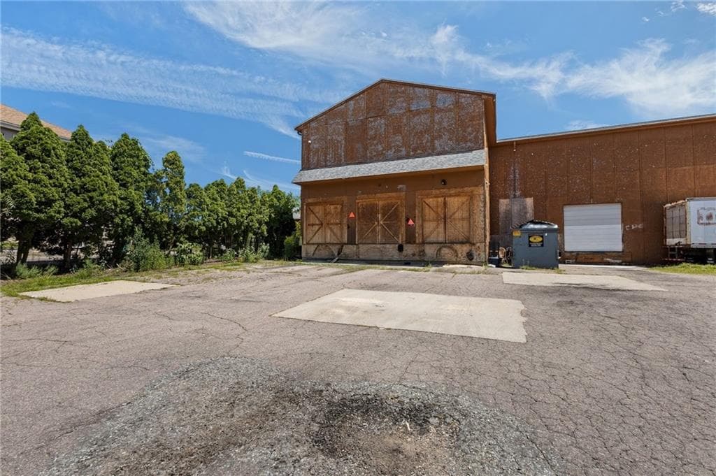 598 Wood Avenue photo 7