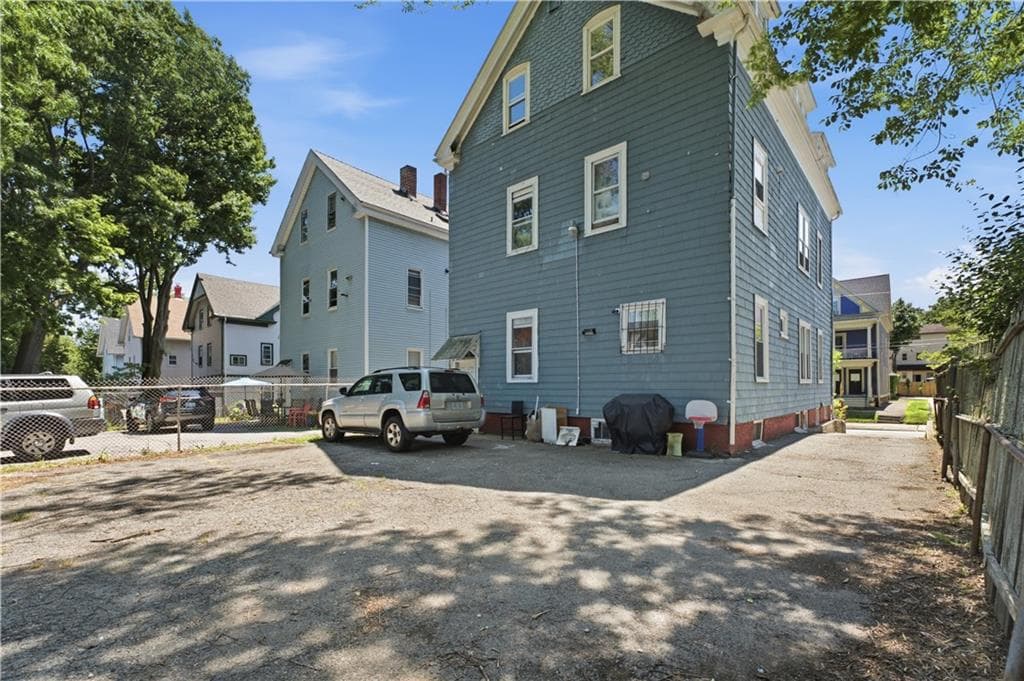 133 135 Ontario Street photo 2