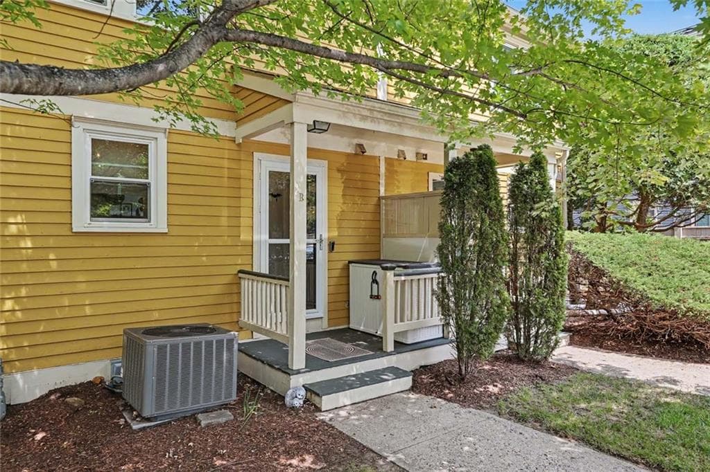 70 Oak Street UNIT B photo 37