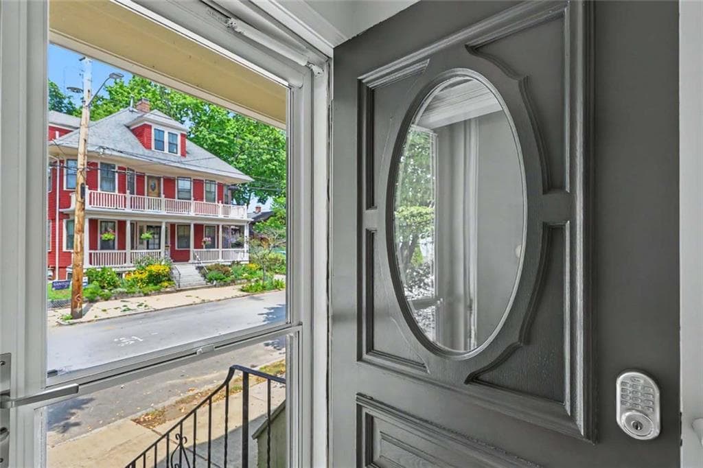 70 Oak Street UNIT B photo 4