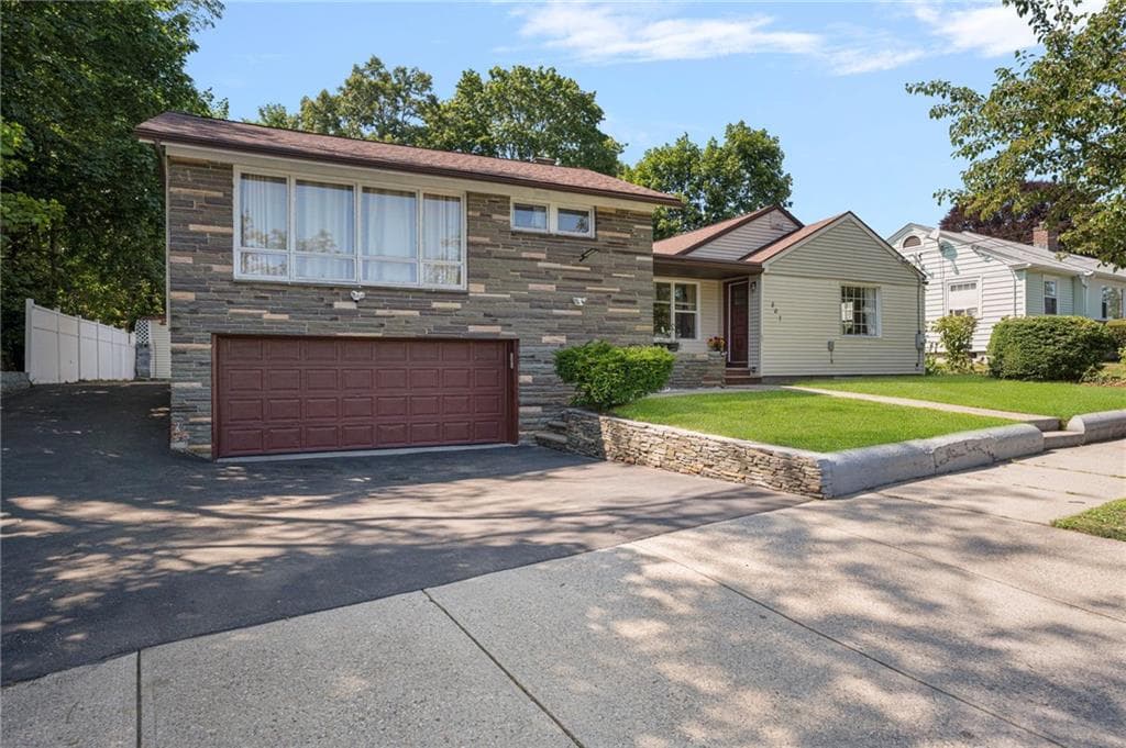 Single Family Residence at 807 Pontiac Avenue, Cranston, photo 2 of 44