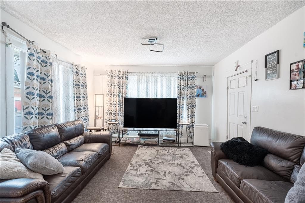 94 Clym Street photo 3