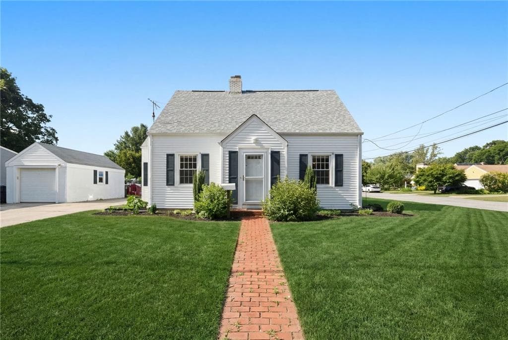 Single Family Residence at 43 Ferrier Drive, Warwick, photo 2 of 28