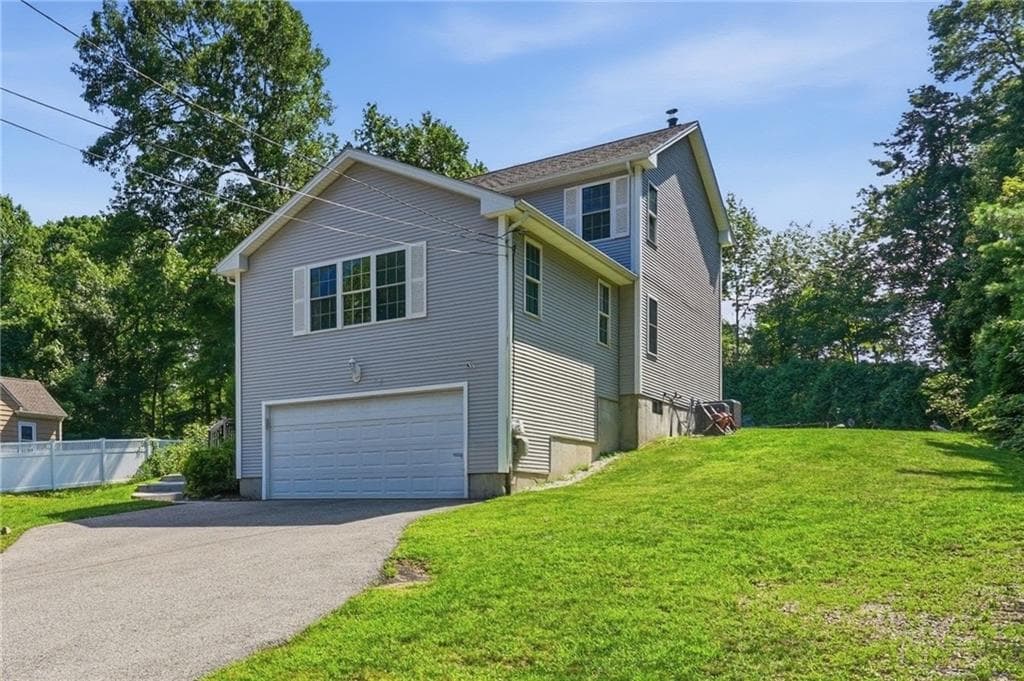 106 1/2 Bishop Hill Road photo 2