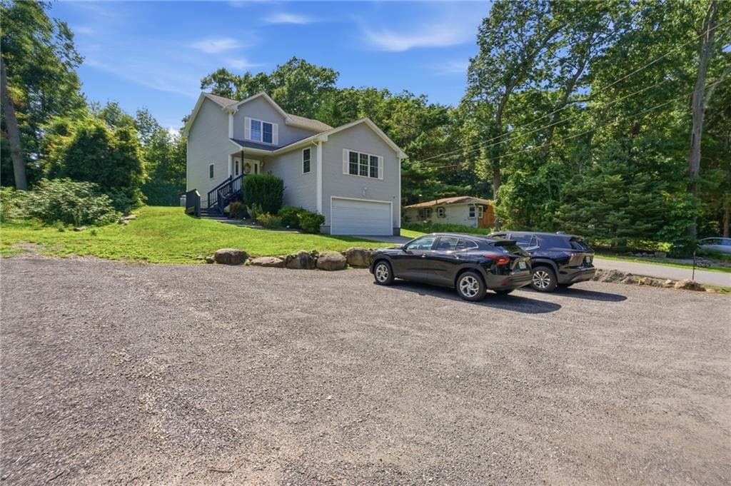 106 1/2 Bishop Hill Road photo 3