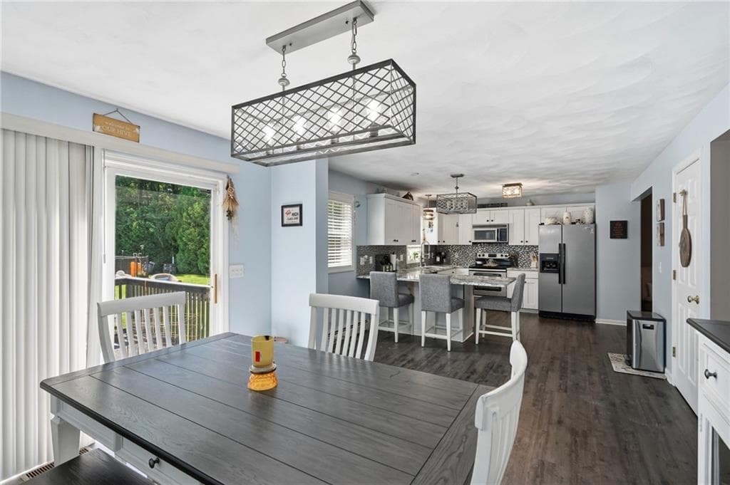 106 1/2 Bishop Hill Road photo 11