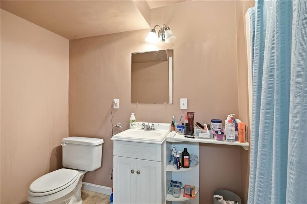 106 1/2 Bishop Hill Road photo 31