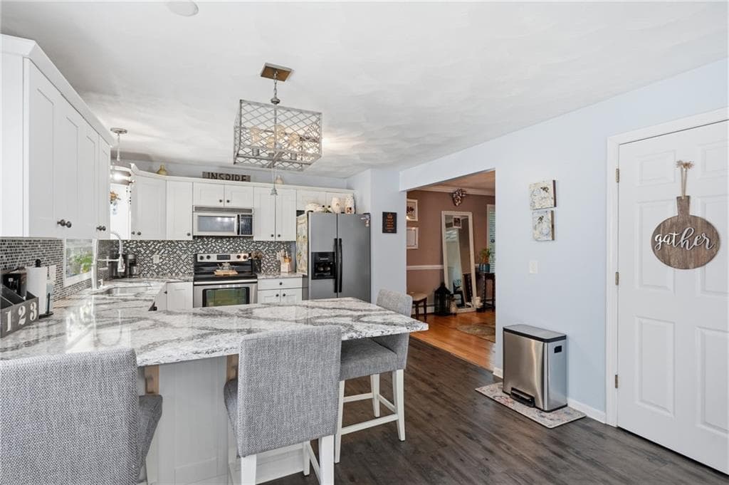106 1/2 Bishop Hill Road photo 8