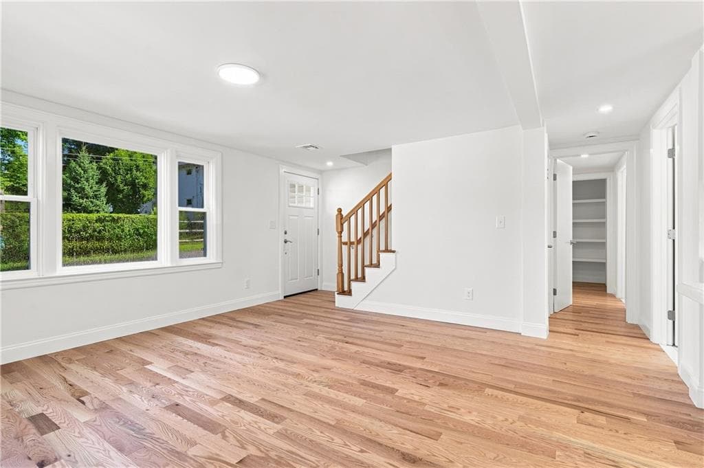 38 Winsor Street photo 23