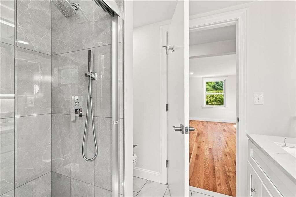 38 Winsor Street photo 16