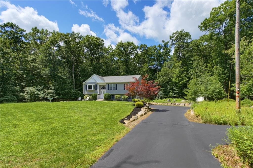 102 Bramble Bush Road photo 4