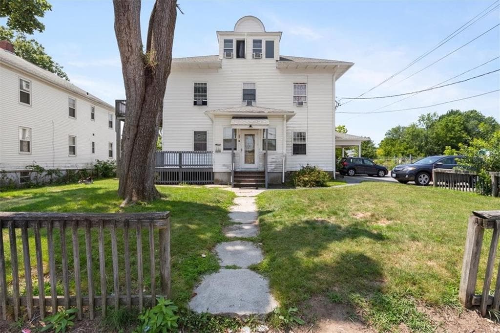82 Pond Street photo 4