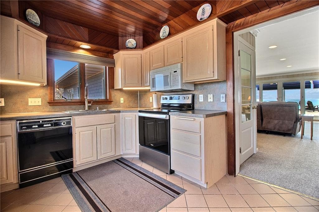 635 Atlantic Avenue photo 12