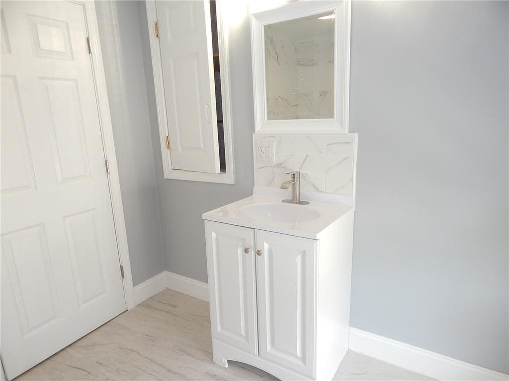 52 Hillwood Street photo 27