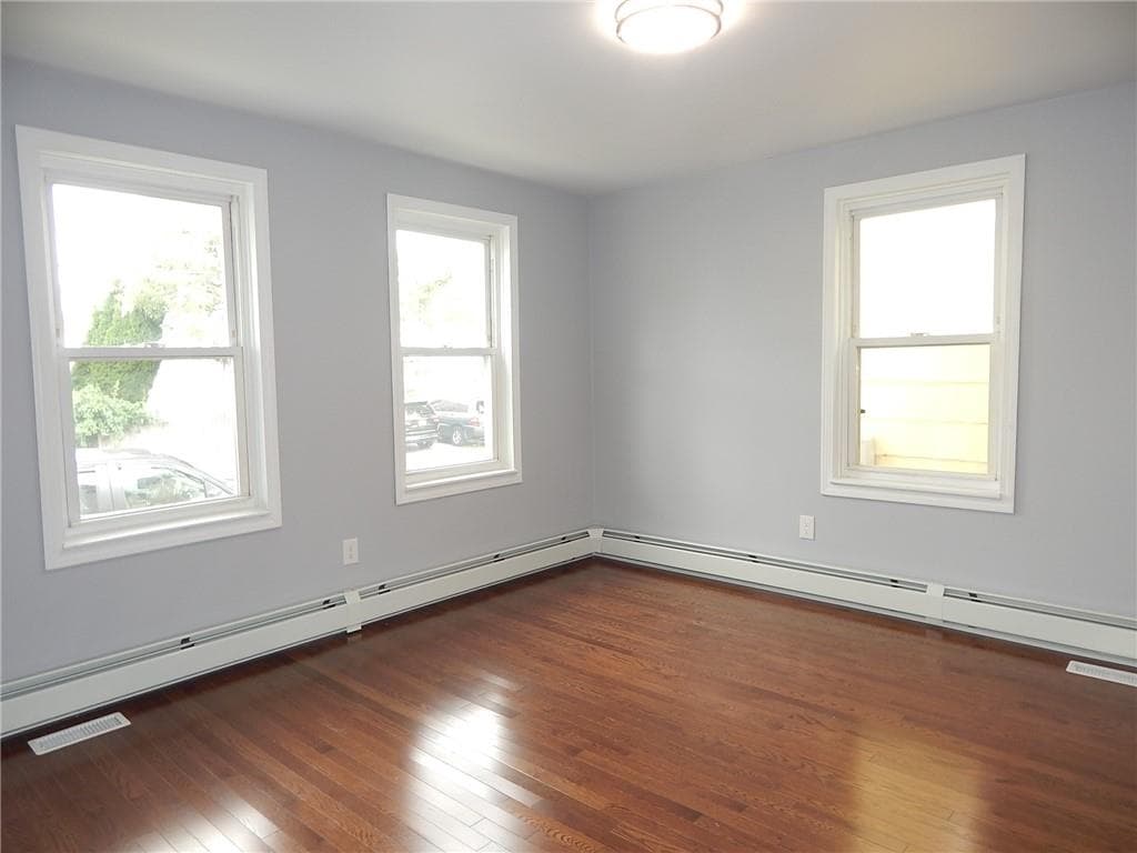52 Hillwood Street photo 14