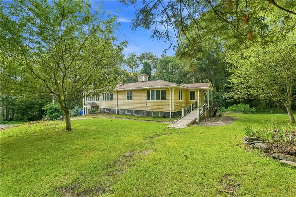 Single Family Residence at 20 Colonial Village Road, Hopkinton, photo 5 of 42