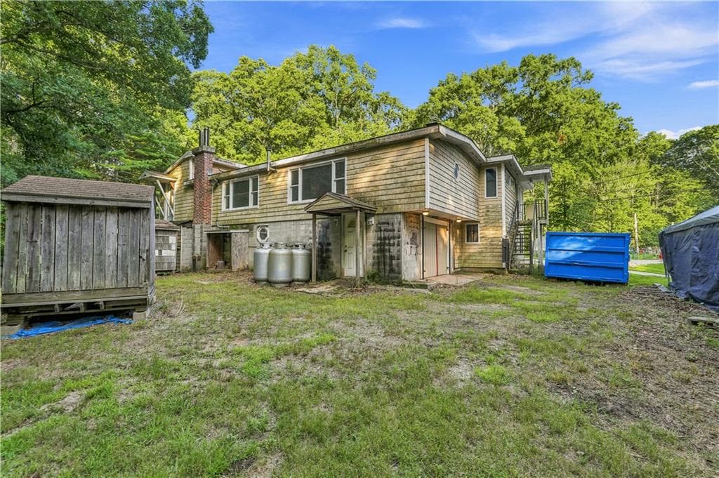 Single Family Residence at 20 Colonial Village Road, Hopkinton, photo 8 of 42