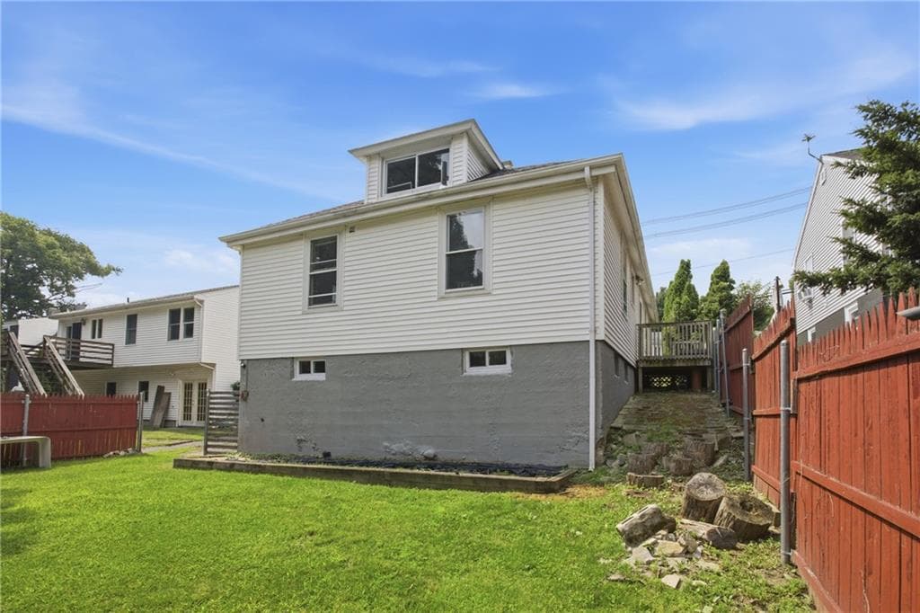 43 Sunset Avenue photo 27
