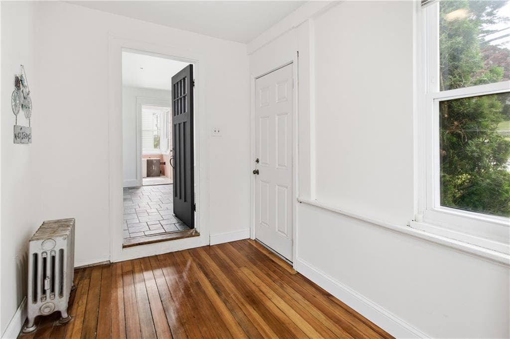 43 Sunset Avenue photo 3