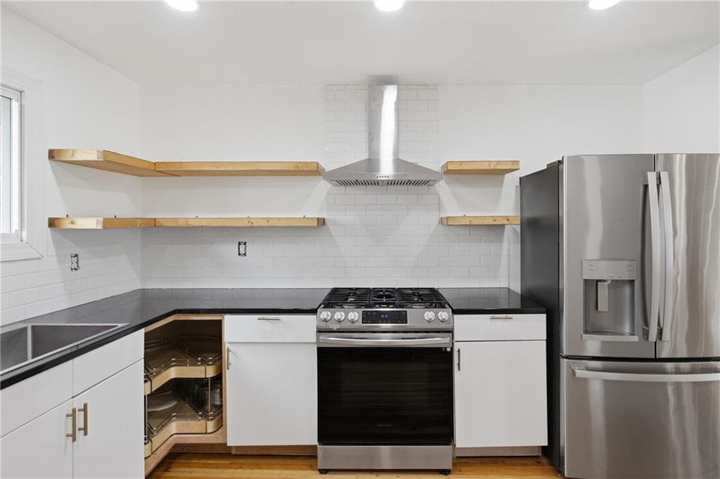 43 Sunset Avenue photo 9