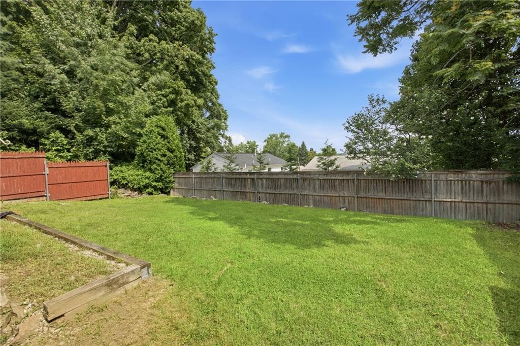 43 Sunset Avenue photo 25
