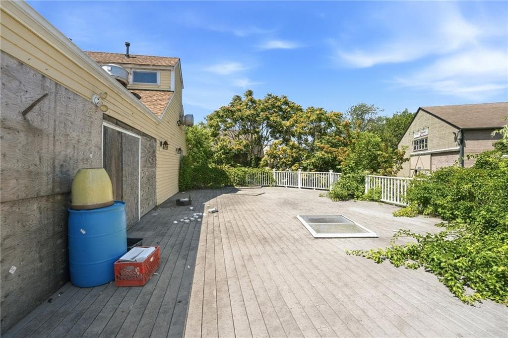 3376 Post Road photo 7