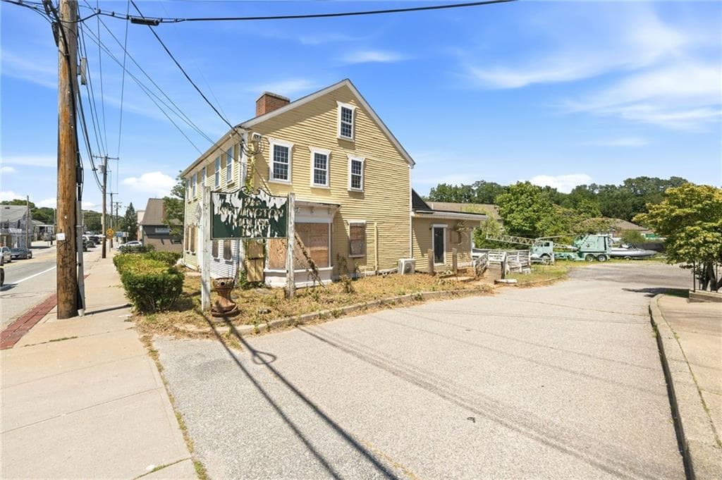 3376 Post Road photo 3