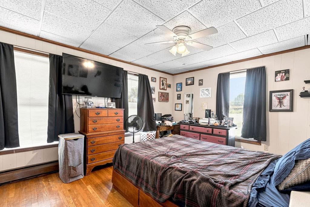 Multi Family at 228 Main Road, Tiverton, photo 12 of 34