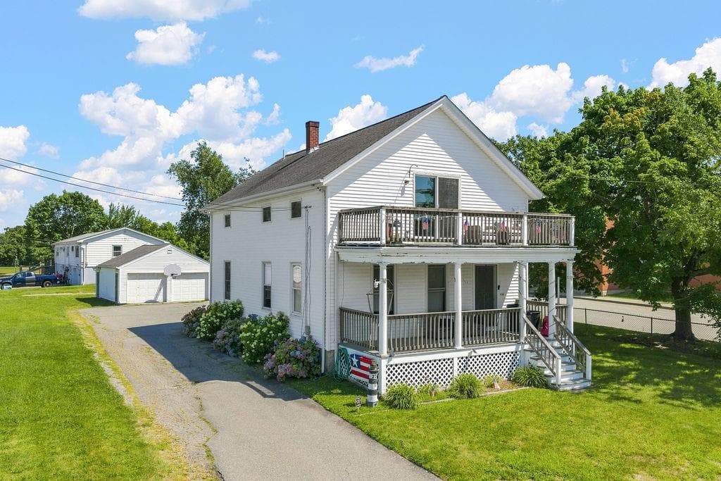 Multi Family at 228 Main Road, Tiverton, photo 5 of 34