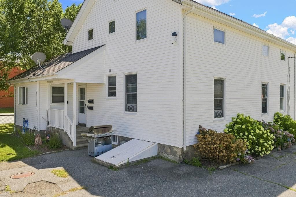 Multi Family at 228 Main Road, Tiverton, photo 4 of 34