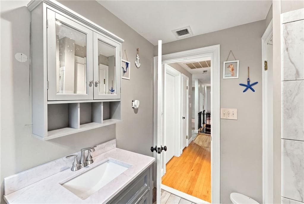 216 Hyde Street photo 16