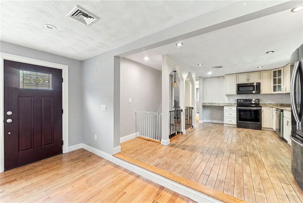 216 Hyde Street photo 3