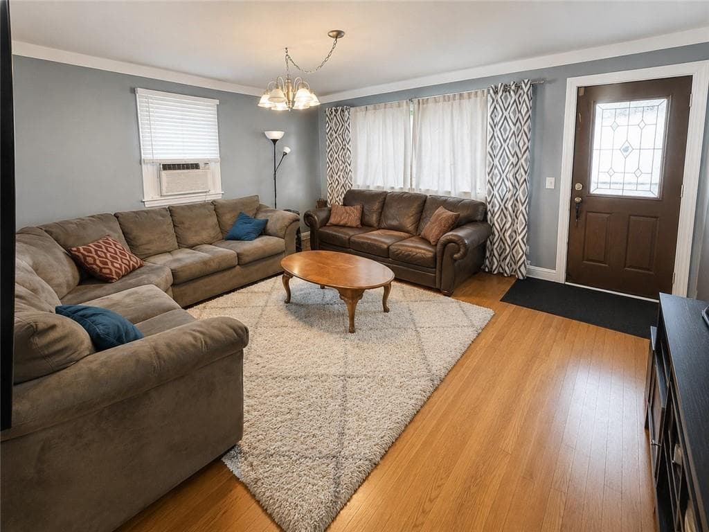52 Tiffany Street photo 6