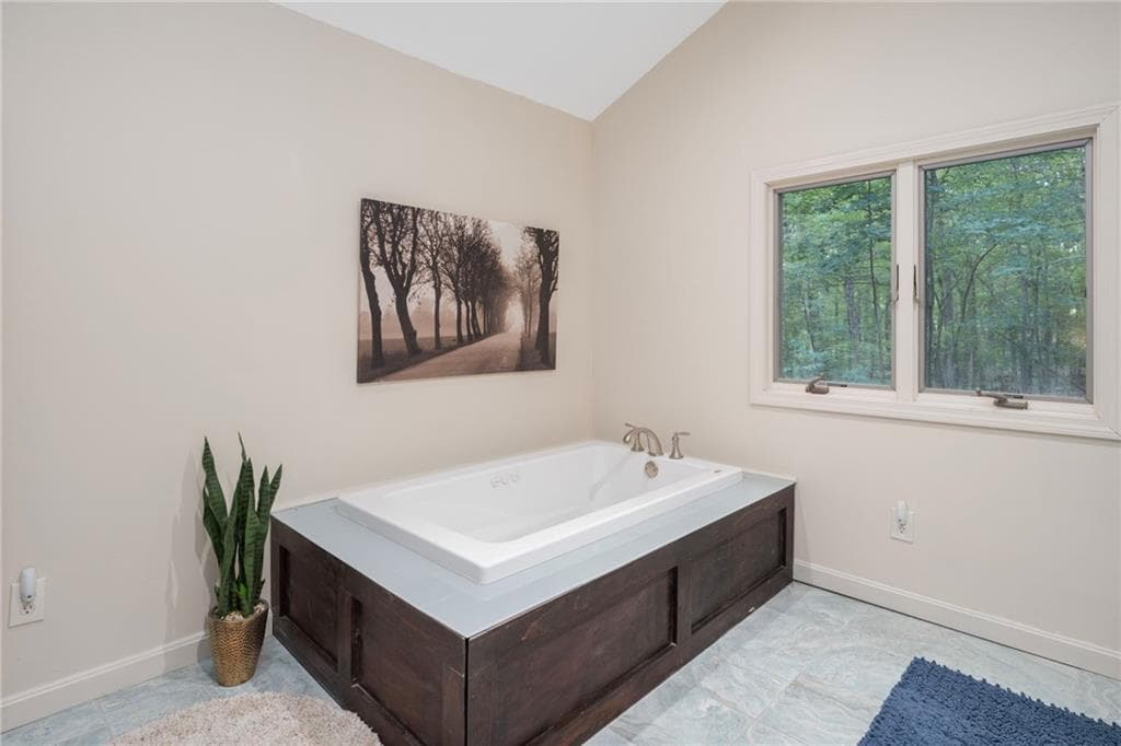 690 Major Potter Road photo 25