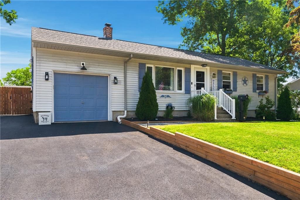 121 COLUMBIA Avenue photo 2