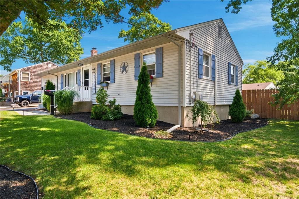 121 COLUMBIA Avenue photo 4