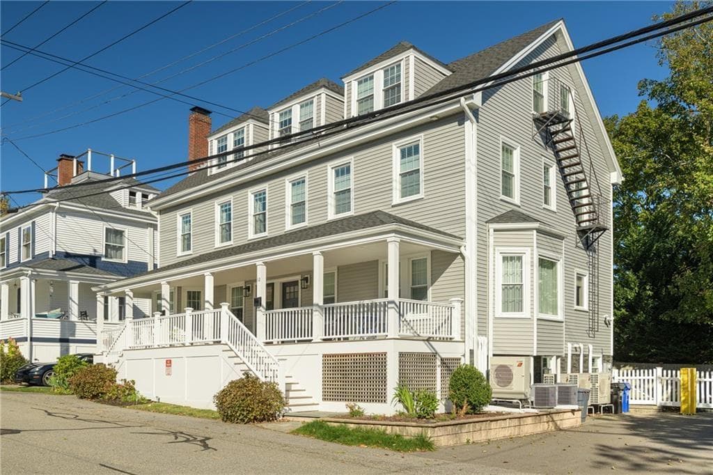 Condominium at 10 12 Champlin Street UNIT 10, Newport, photo 42 of 47