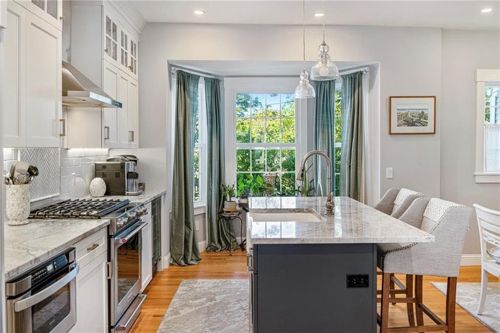 Condominium at 10 12 Champlin Street UNIT 10, Newport, photo 11 of 47