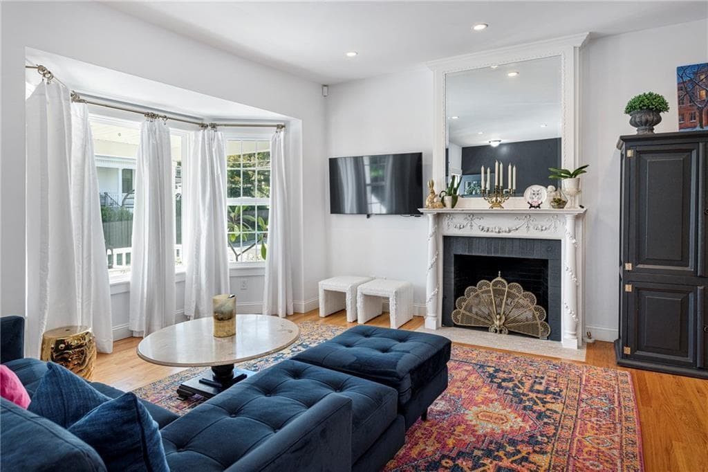 Condominium at 10 12 Champlin Street UNIT 10, Newport, photo 8 of 47