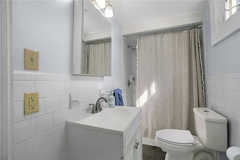 520 Middle Highway photo 17