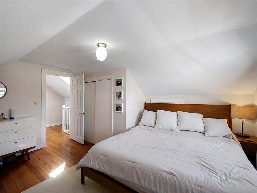 520 Middle Highway photo 15