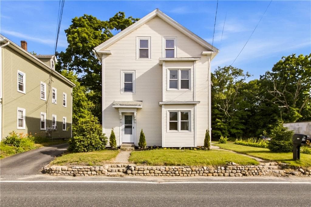 Single Family Residence at 370 Pascoag Main Street, Burrillville, photo 2 of 38