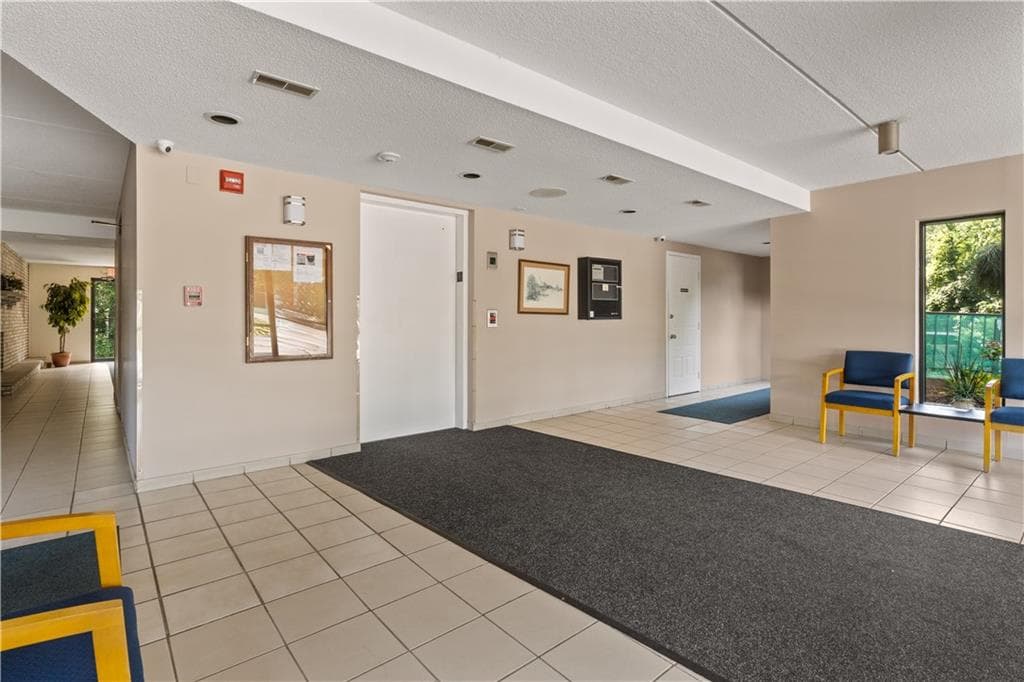 650 East Greenwich Avenue UNIT 5-405 photo 36
