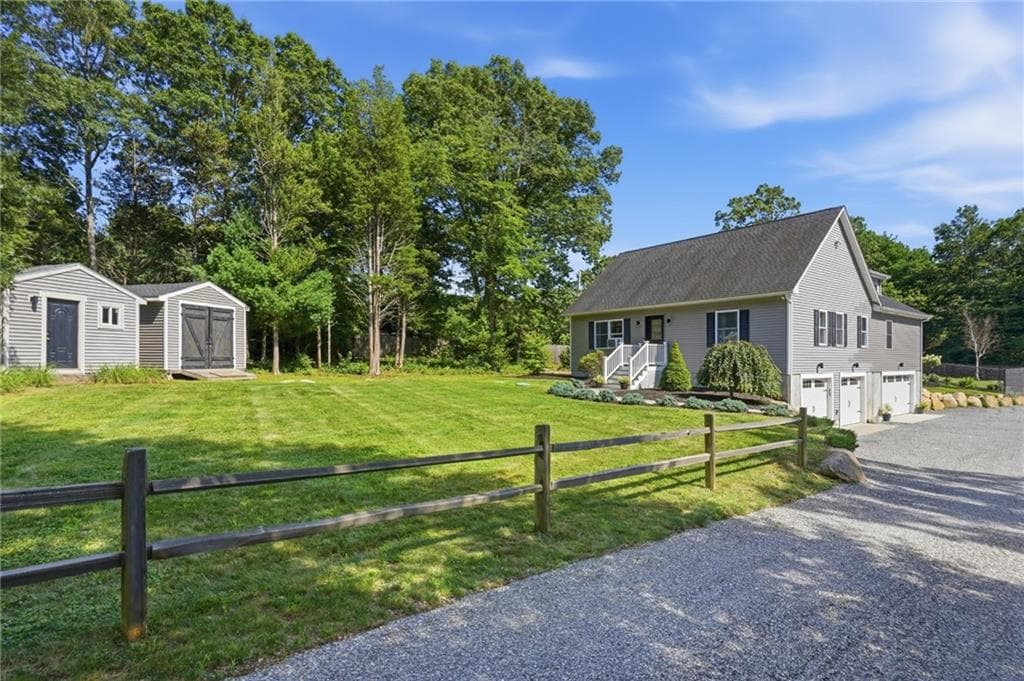 Single Family Residence at 95 Buttonwoods Road, Richmond, photo 3 of 49