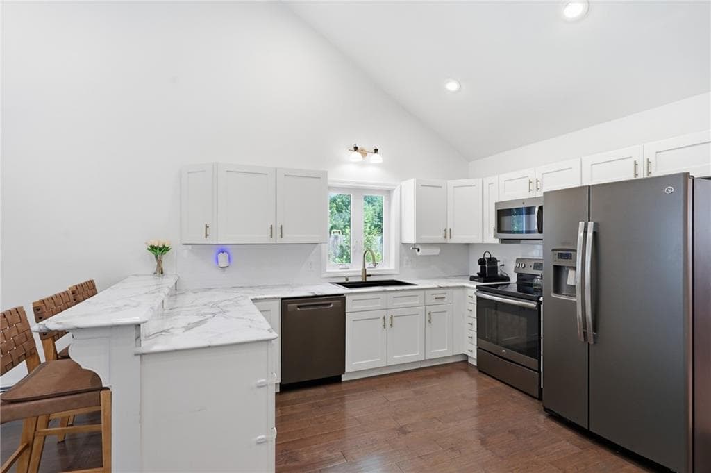 Single Family Residence at 95 Buttonwoods Road, Richmond, photo 9 of 49