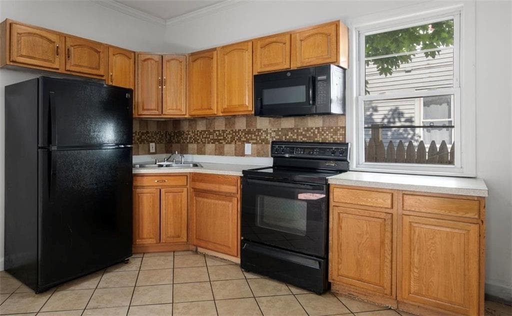 294 Admiral Street photo 11