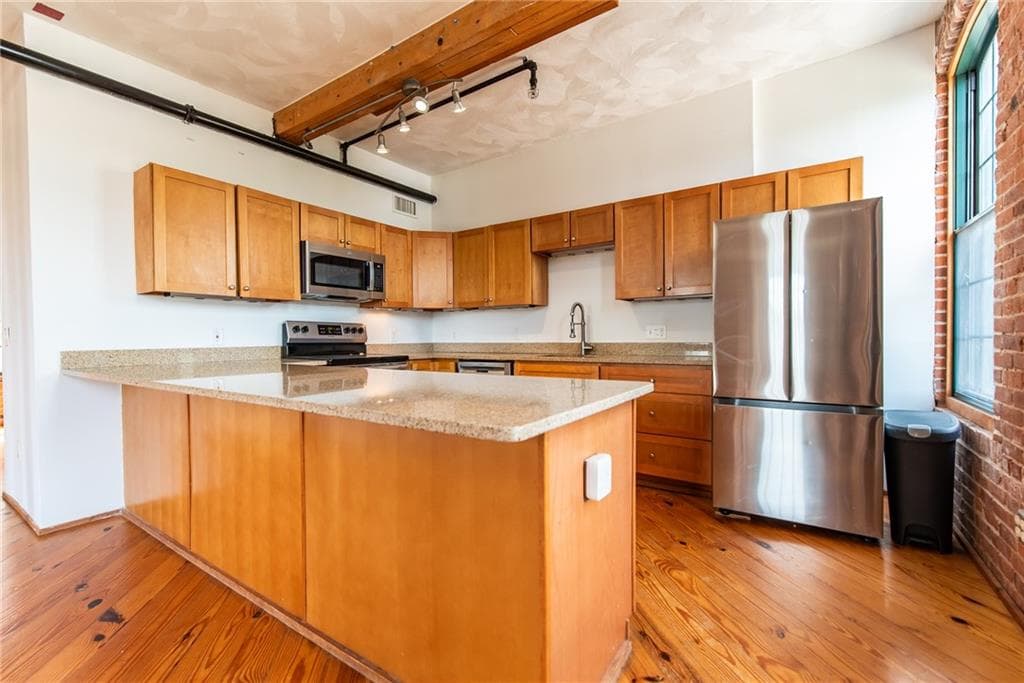407 Pine Street UNIT 305 photo 4